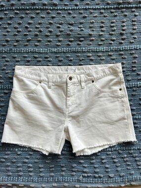 Carve Designs white Oahu corduroy raw hem jean style shorts Women’s Size 12